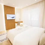 Urban Deluxe Apartment