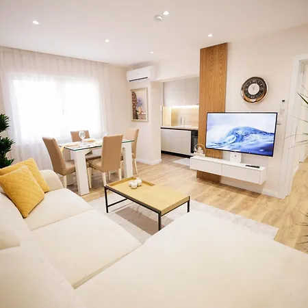 Urban Deluxe Apartment