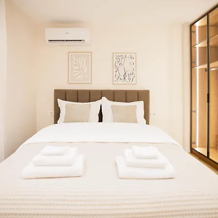 Urban Deluxe * 地拉那