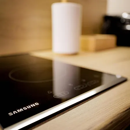 Urban Deluxe 地拉那