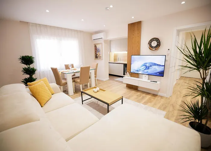 Urban Deluxe アパート