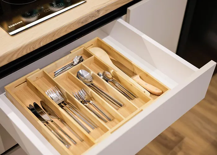 Urban Deluxe アパート