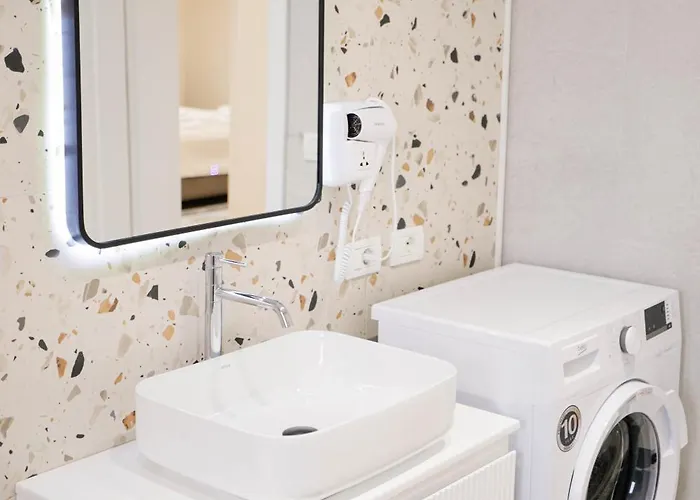 Urban Deluxe Apartment *